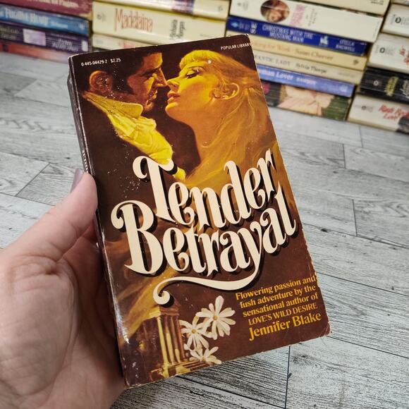 Tender Betrayal by Jennifer Blake 1979 Popular Library PB Romance‎ - Picture 1 of 11